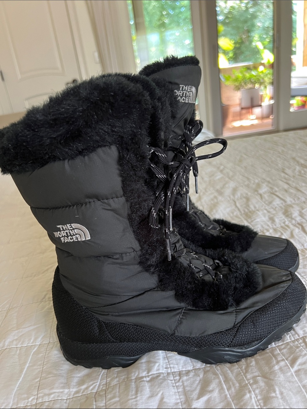 The north face Nuptse Winter boots black size 8.5 women’s